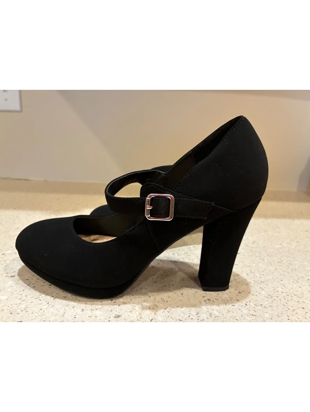 Y-Not Addison Mary Jane Size 8M Black Platform Almond Toe  Block Heel Pumps